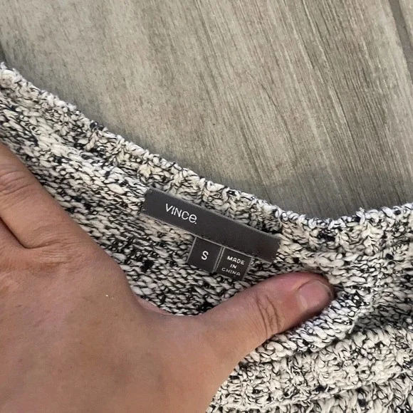 Vince Gray and White Sweater - Picture 4 of 4